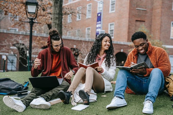 A group of university students share their knowledge about Office Lens, one of the best applications for getting organised.