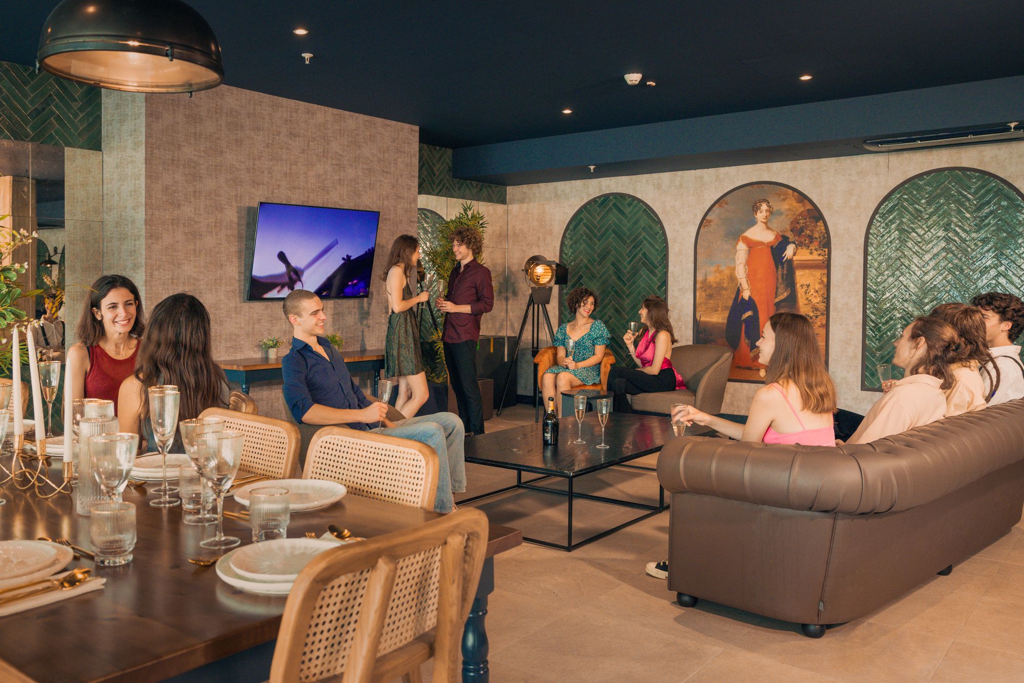 Collegiate Milan North - Dinner Party Room Lifestyle