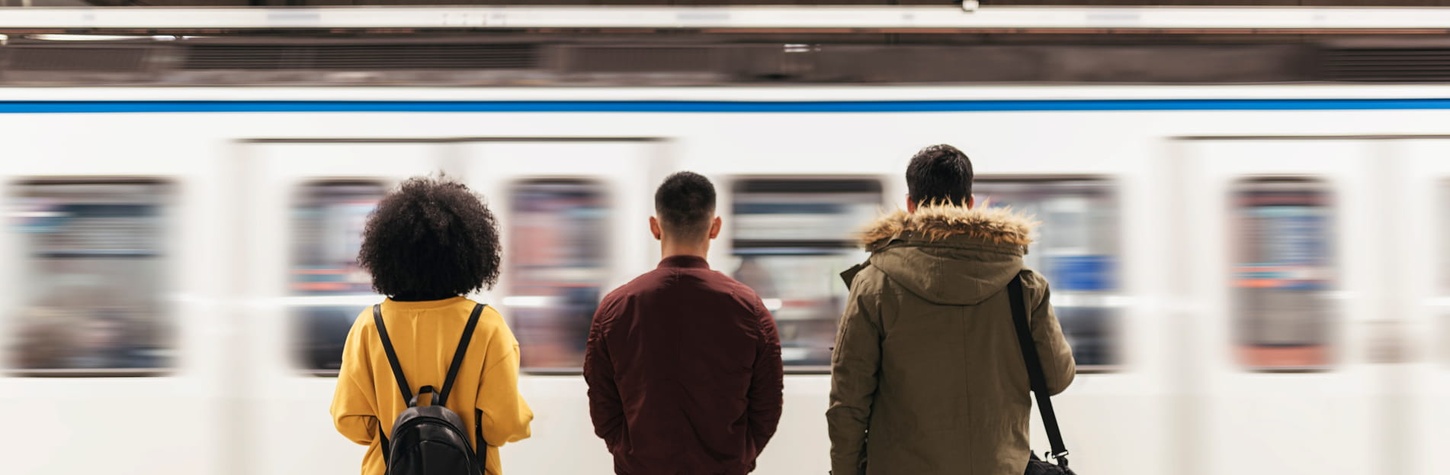 how navigate milan metro