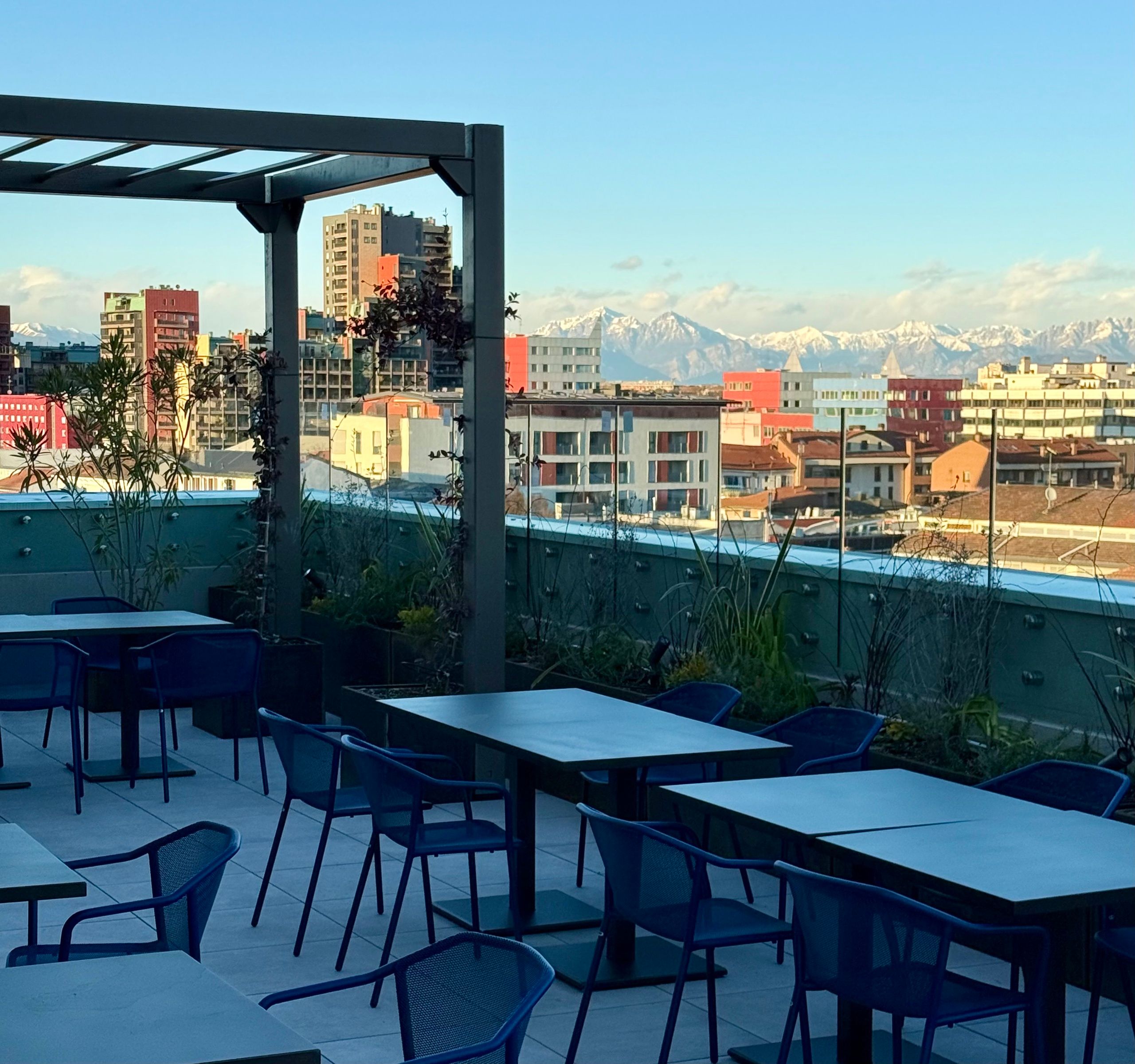 CMB-6thFloor_Terrace_001