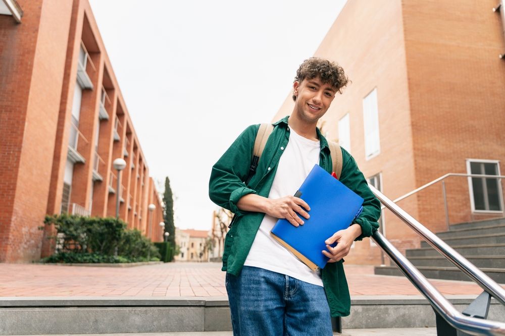 Collegiate Bovisa Student