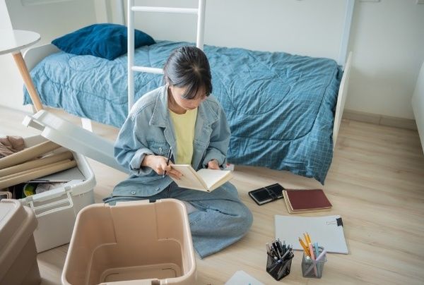 international student luggage