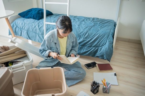 international student luggage
